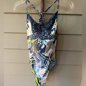 Title Nine women’s L one-piece bathing suit floral design- NWOT